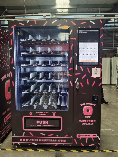 Máquina expendedora totalmente automática para alimentos y bebidas Combo Venta de vino y frutas frescas con elevador Compatible con Google Pay / Billetes y monedas